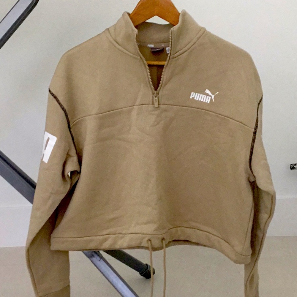 PUMA Classics Cropped Sweatshirt